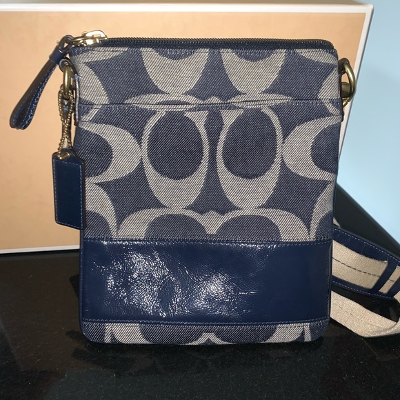 Coach crossbody Purse - Picture 2 of 6